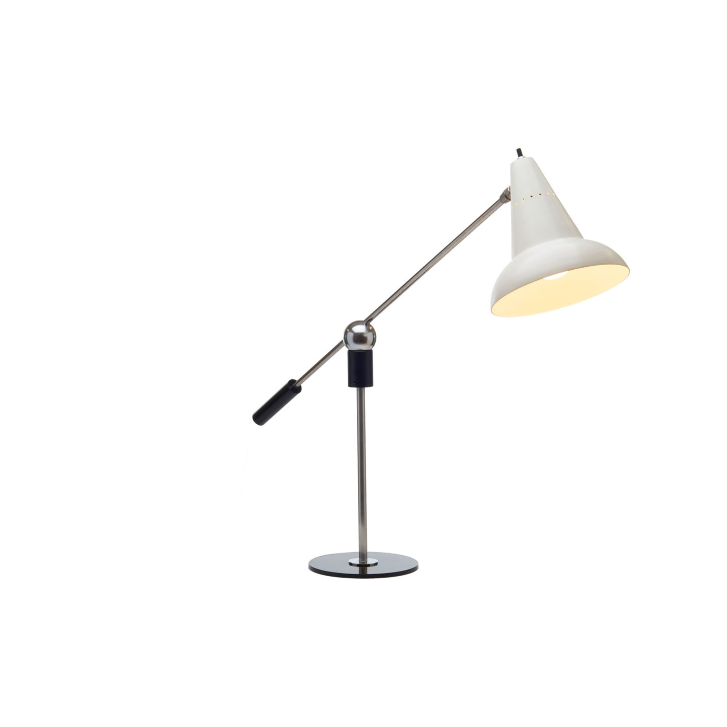 Table lamp made of two metal rods, one balanced atop the other, connected with a chrome sphere. At one end of the balanced rod is a cylindrical black weight and at the other end is the light source with a cone-shaped shade in white metal. 